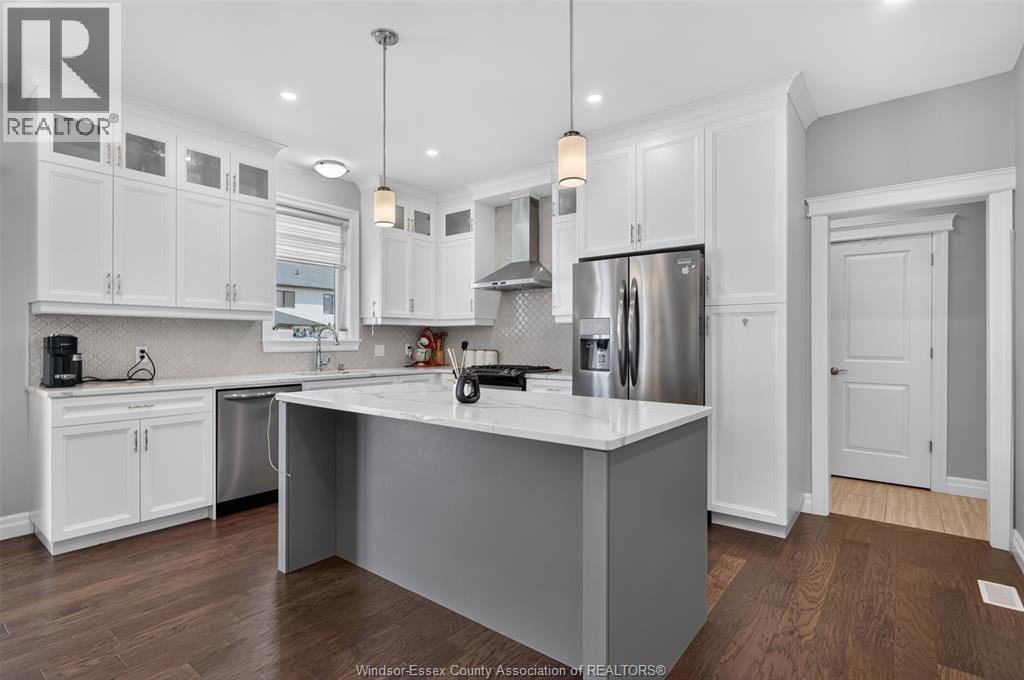 353 Benjamin, Belle River, ON - Indoor Photo Showing Kitchen With Upgraded Kitchen