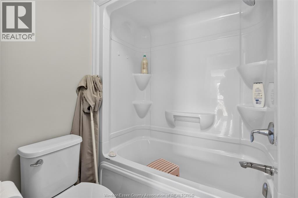 353 Benjamin, Belle River, ON - Indoor Photo Showing Bathroom