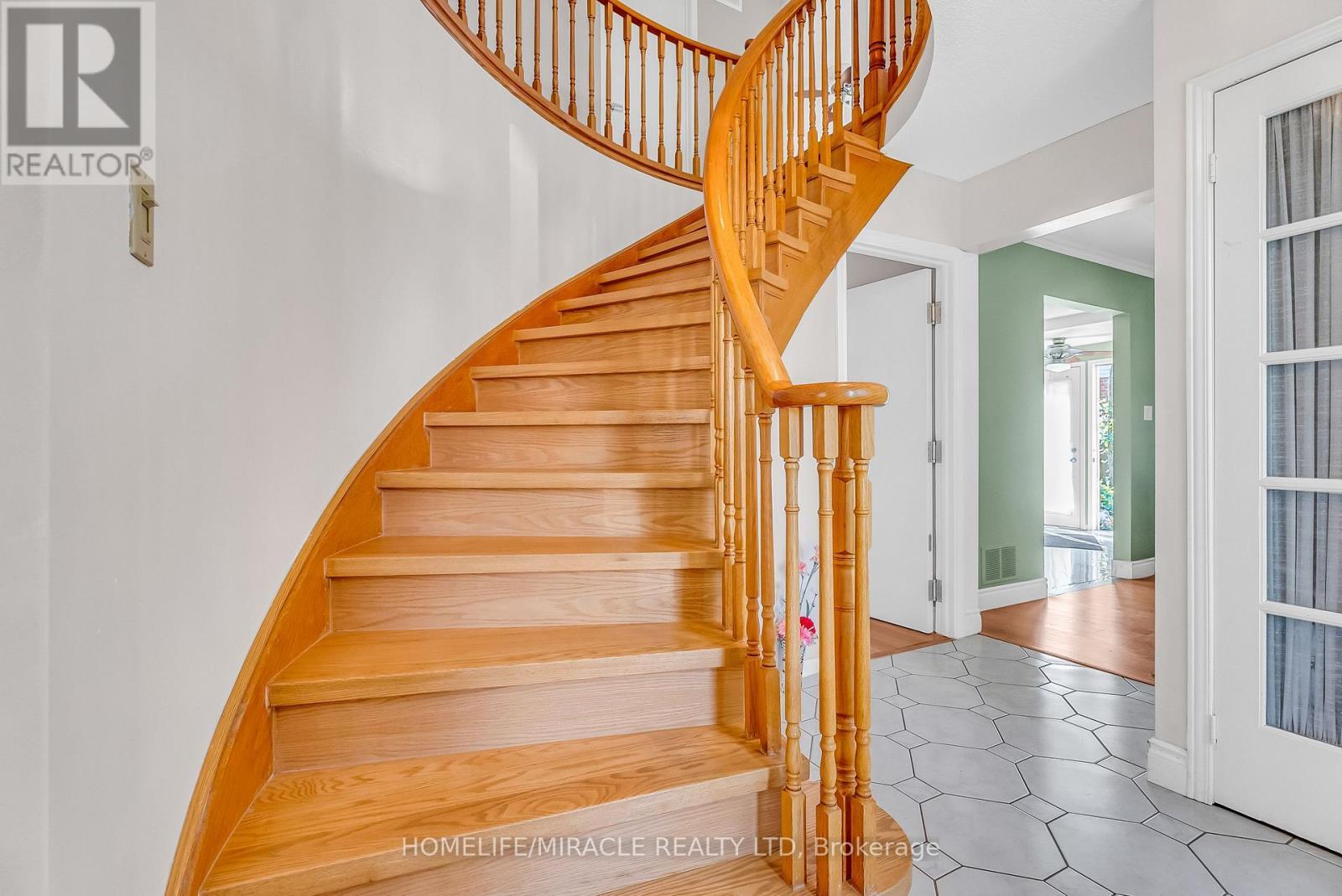 1 Beechnut Crescent, Clarington, ON - Indoor Photo Showing Other Room