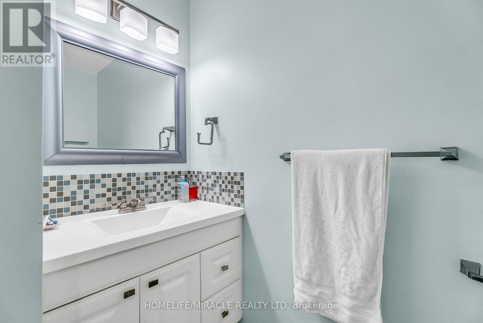 1 Beechnut Crescent, Clarington, ON - Indoor Photo Showing Bathroom