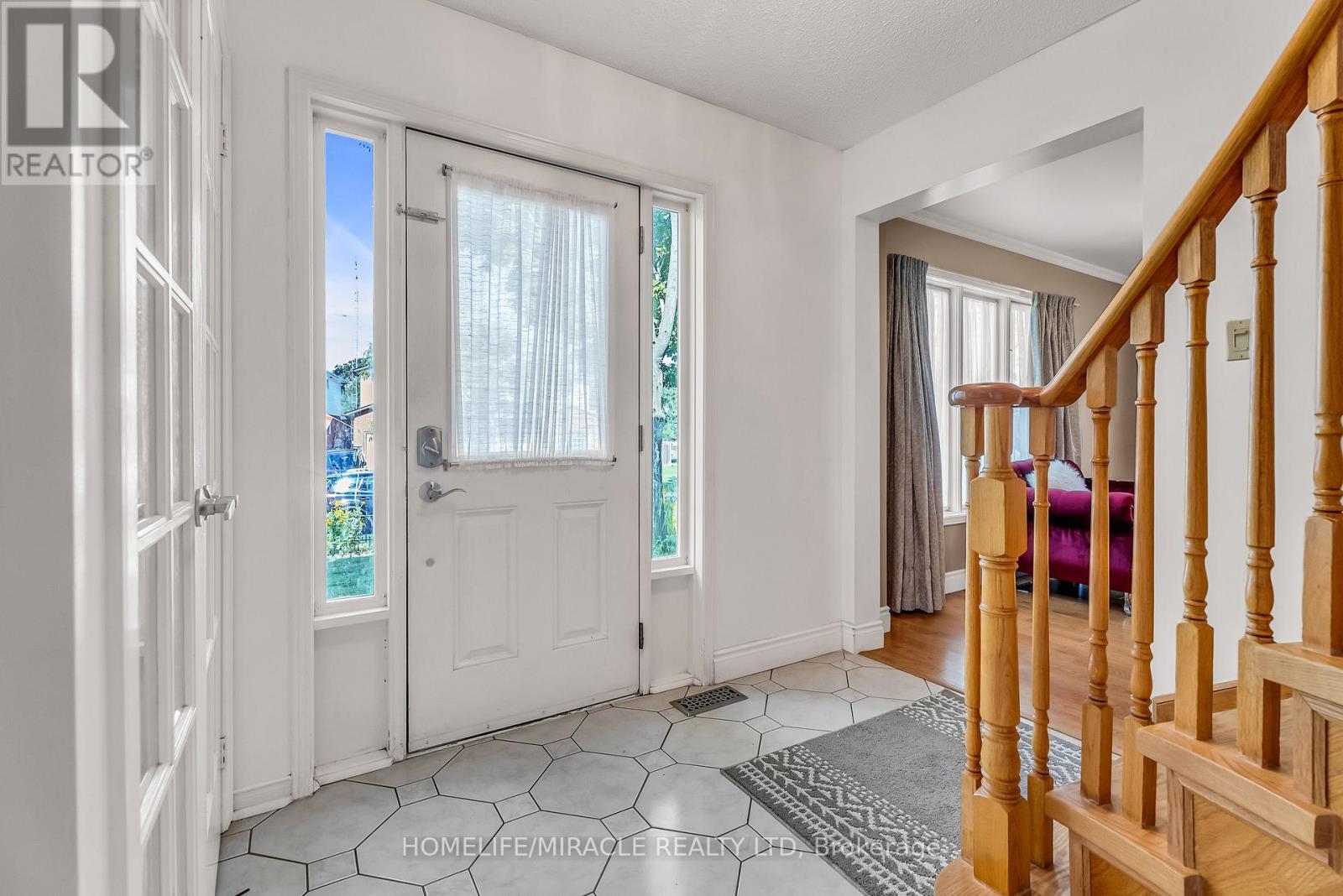 1 Beechnut Crescent, Clarington, ON - Indoor Photo Showing Other Room