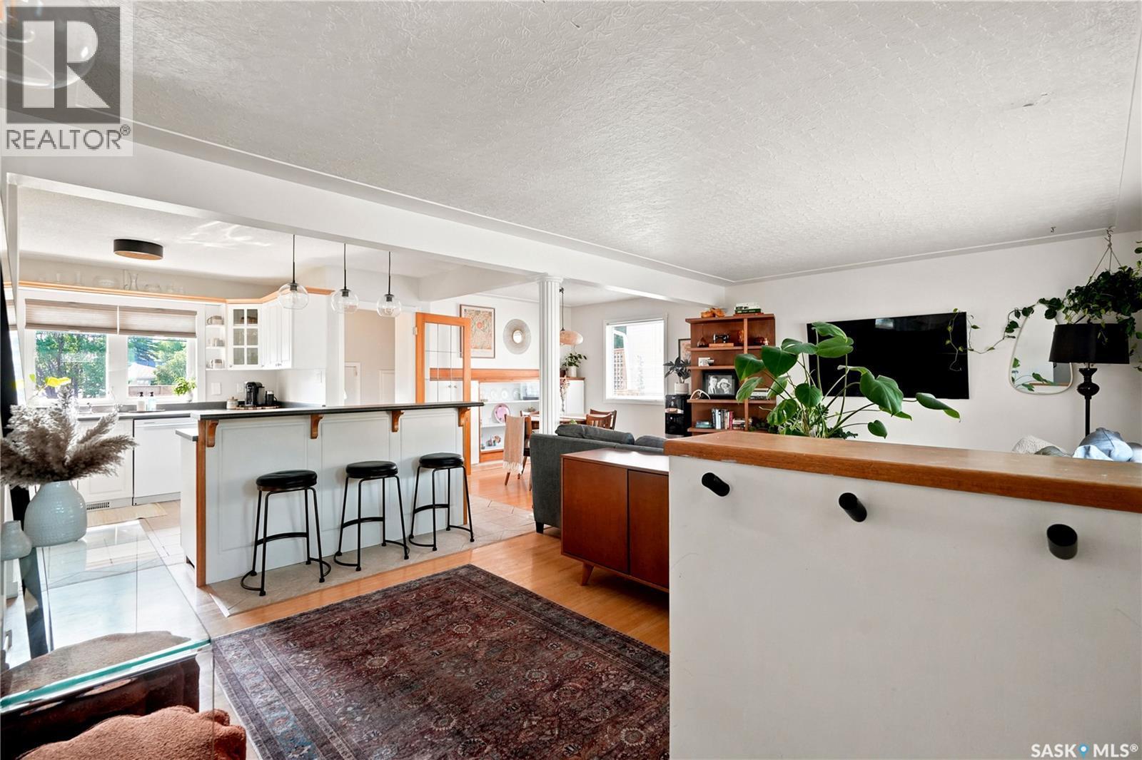 3606 Queen Street, Regina, SK - Indoor Photo Showing Kitchen