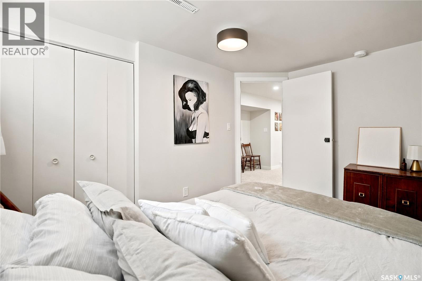 3606 Queen Street, Regina, SK - Indoor Photo Showing Bedroom