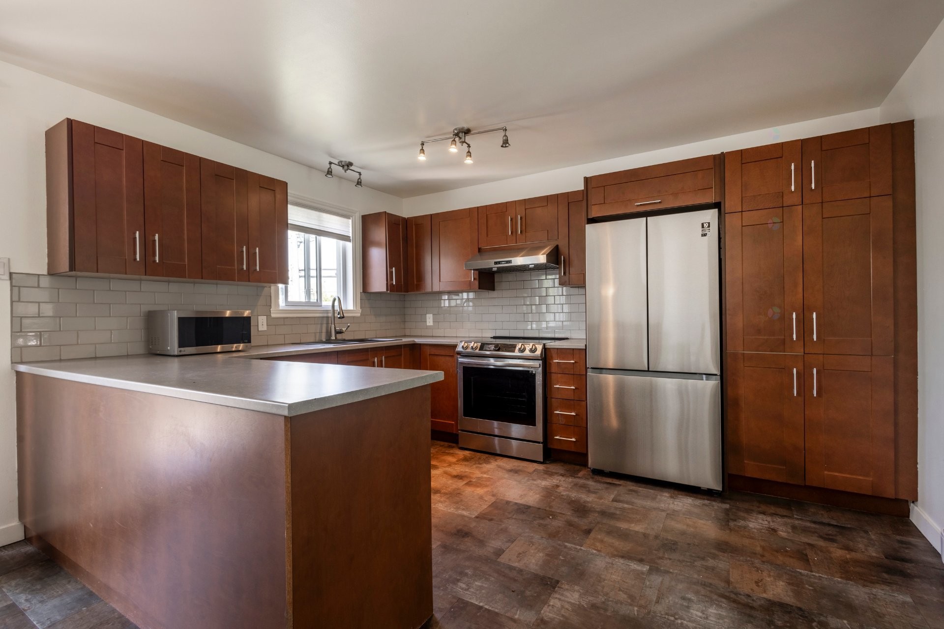 Cuisine - 3013 Av. Bériot, Boisbriand, QC - Indoor Photo Showing Kitchen