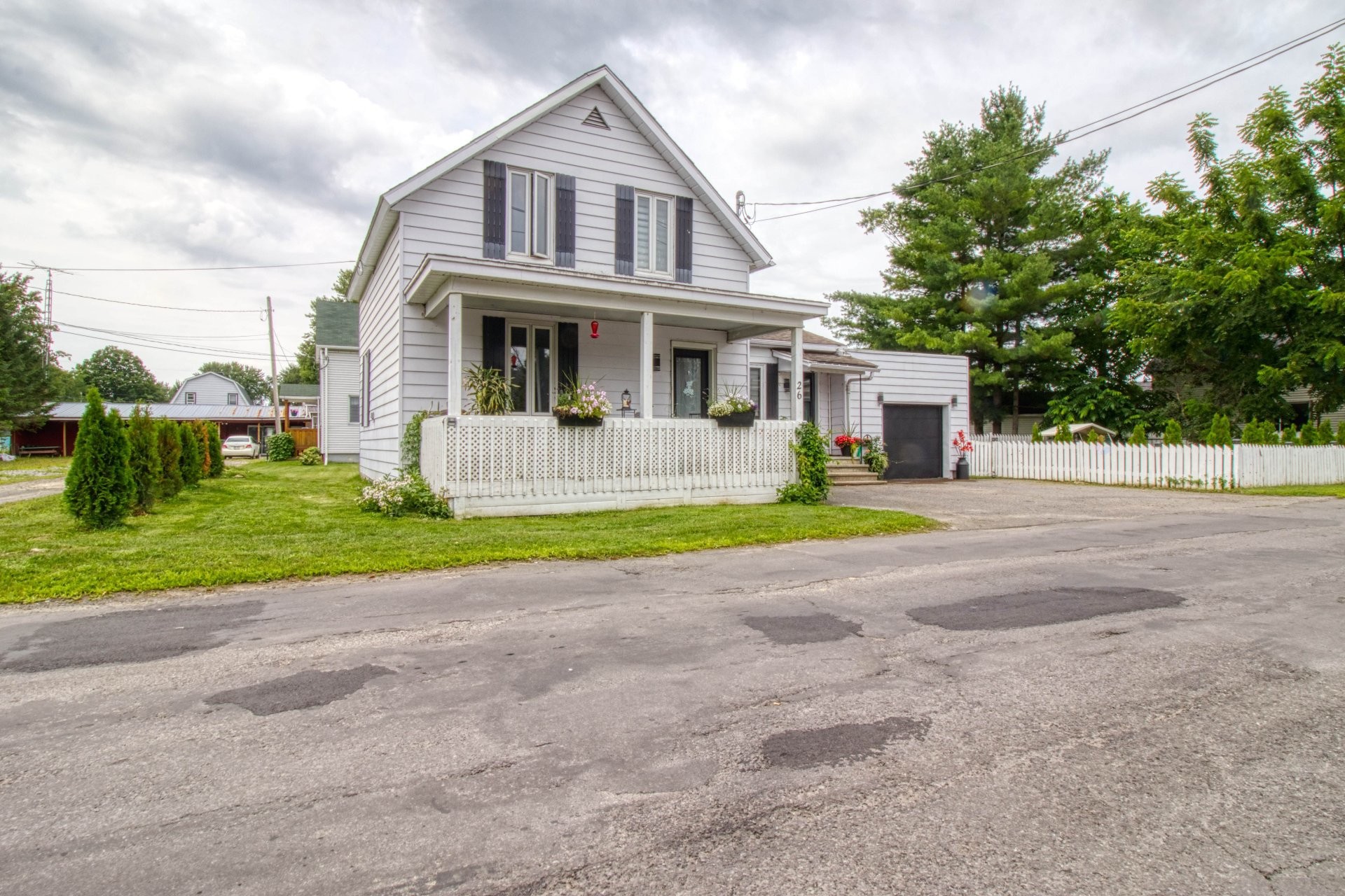 Front of Structure - 26 Rue Lake, Huntingdon, QC - Outdoor
