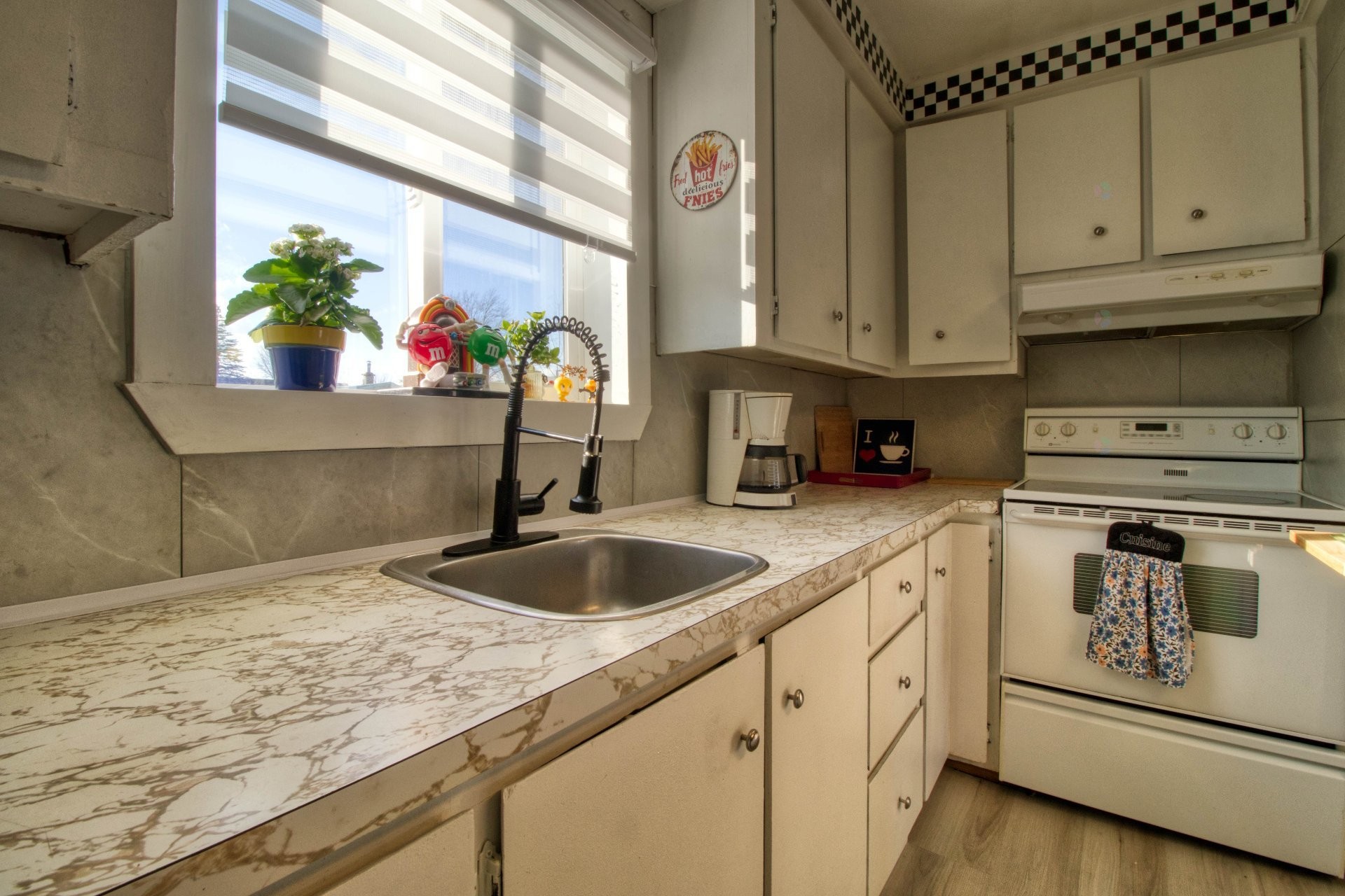 Kitchen - 26 Rue Lake, Huntingdon, QC - Indoor Photo Showing Kitchen
