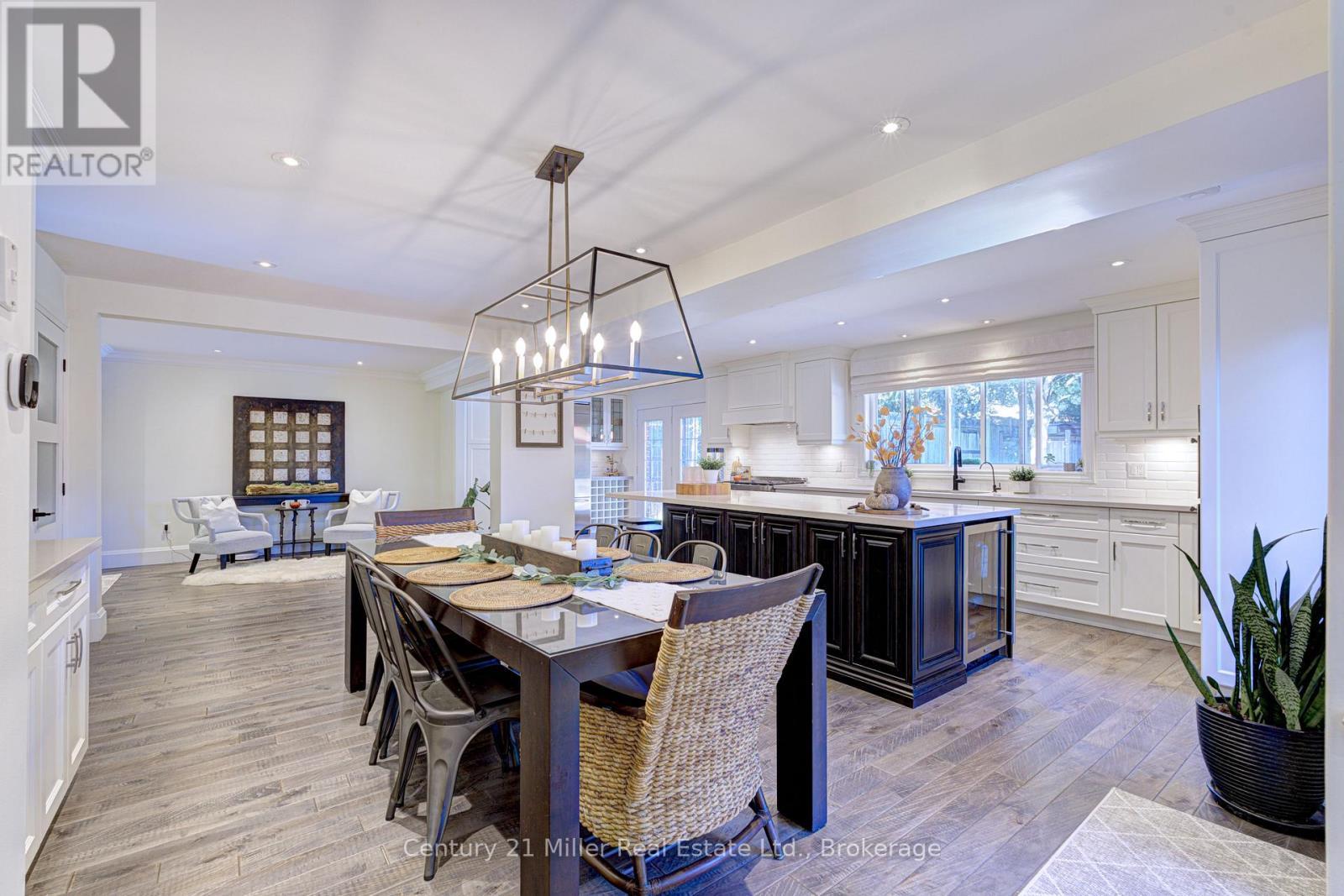 6 Mays Crescent, Hamilton (Waterdown), ON - Indoor Photo Showing Dining Room
