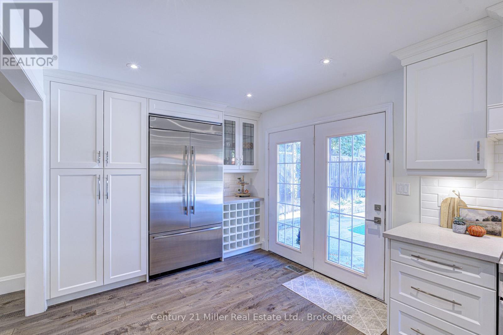6 Mays Crescent, Hamilton (Waterdown), ON - Indoor