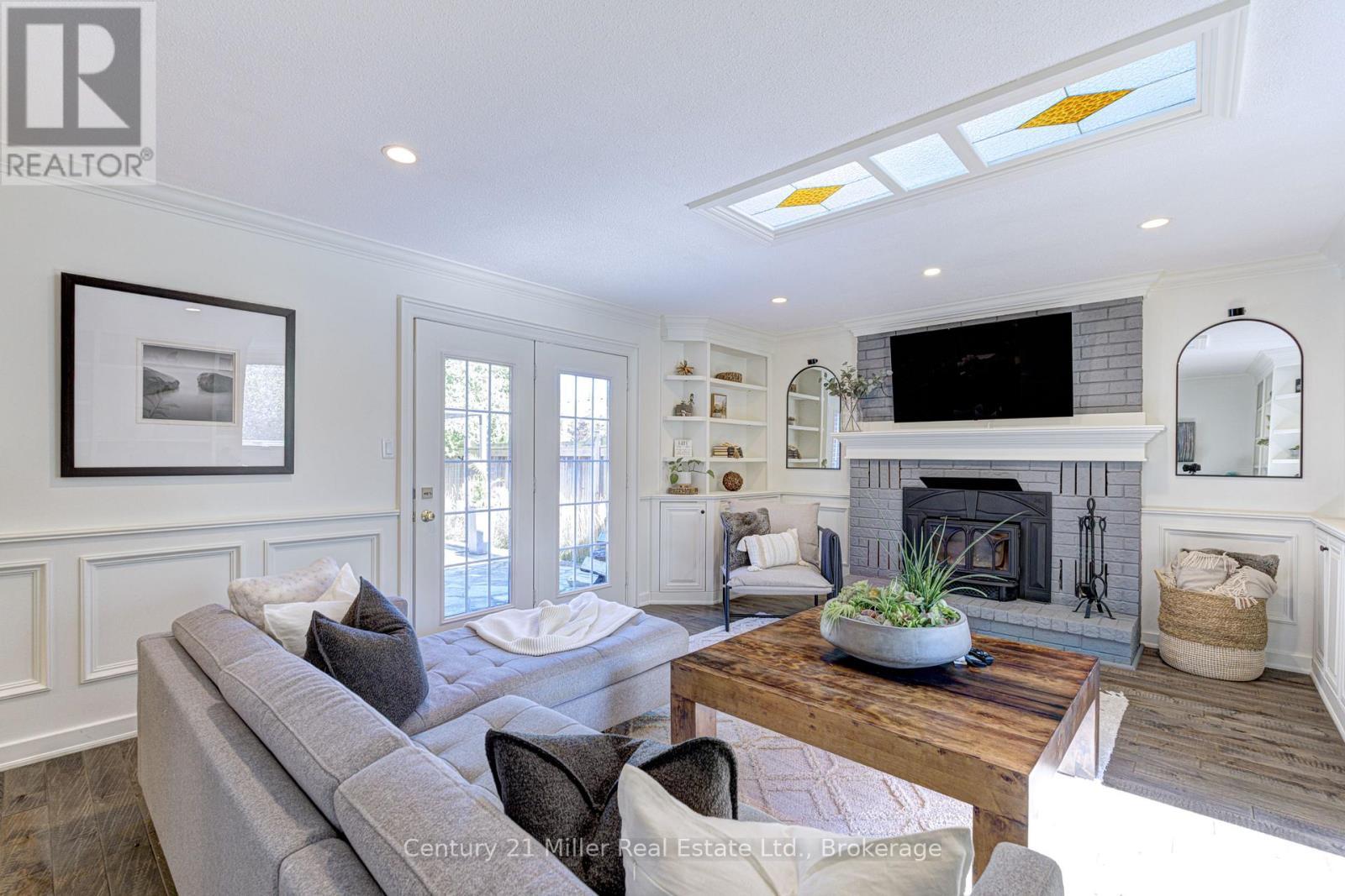 6 Mays Crescent, Hamilton (Waterdown), ON - Indoor Photo Showing Living Room With Fireplace