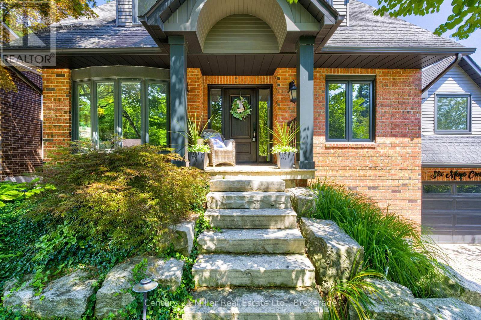 6 Mays Crescent, Hamilton (Waterdown), ON - Outdoor