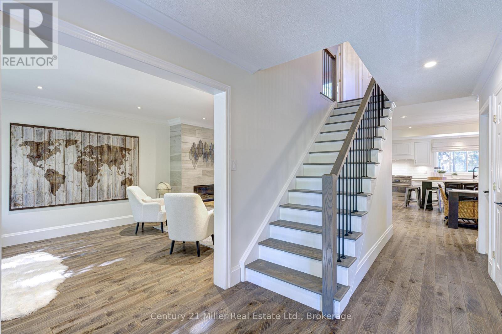 6 Mays Crescent, Hamilton (Waterdown), ON - Indoor