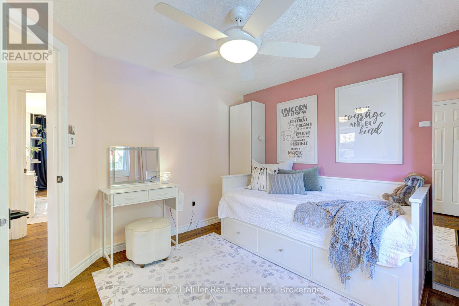 6 Mays Crescent, Hamilton (Waterdown), ON - Indoor Photo Showing Bedroom
