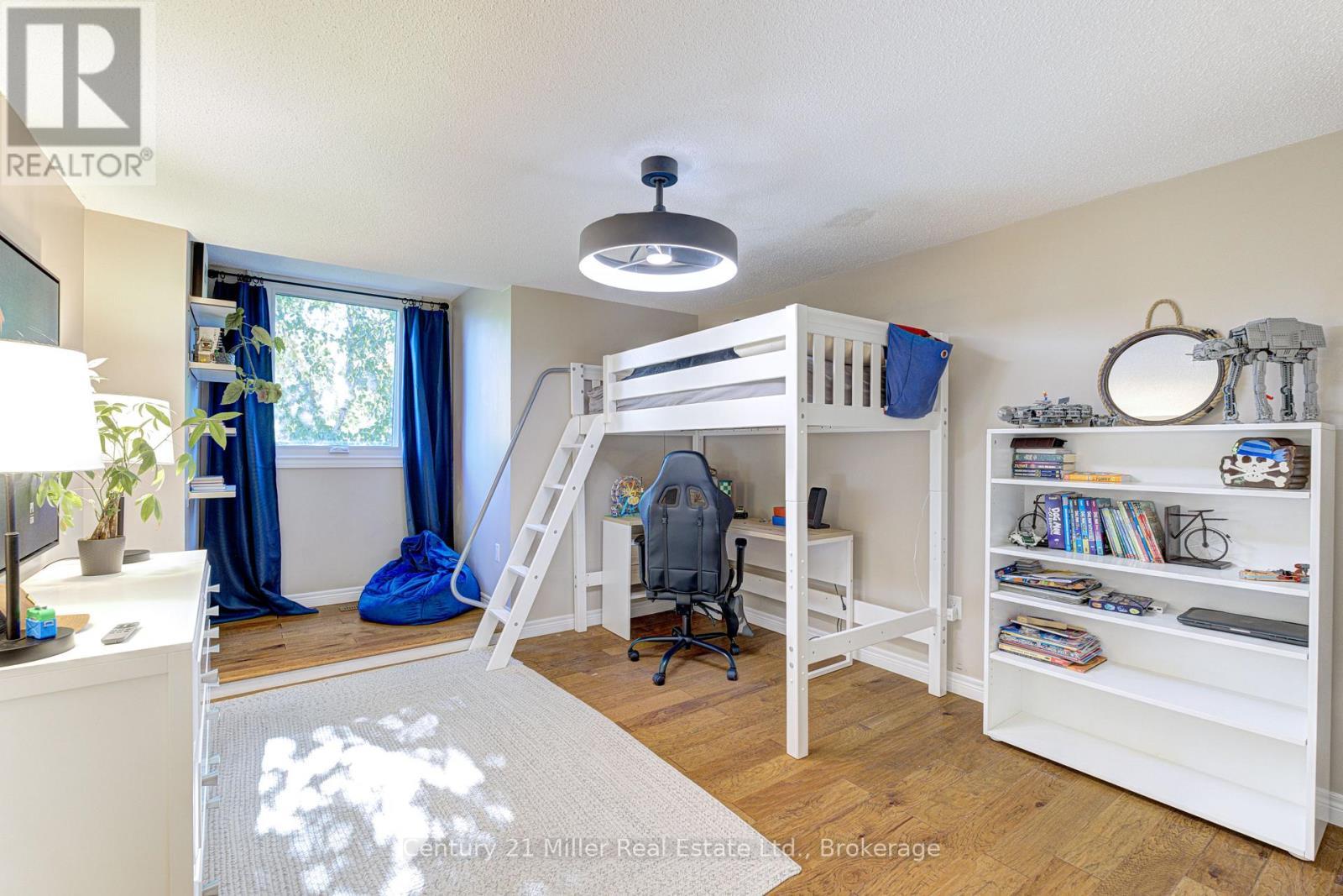 6 Mays Crescent, Hamilton (Waterdown), ON - Indoor