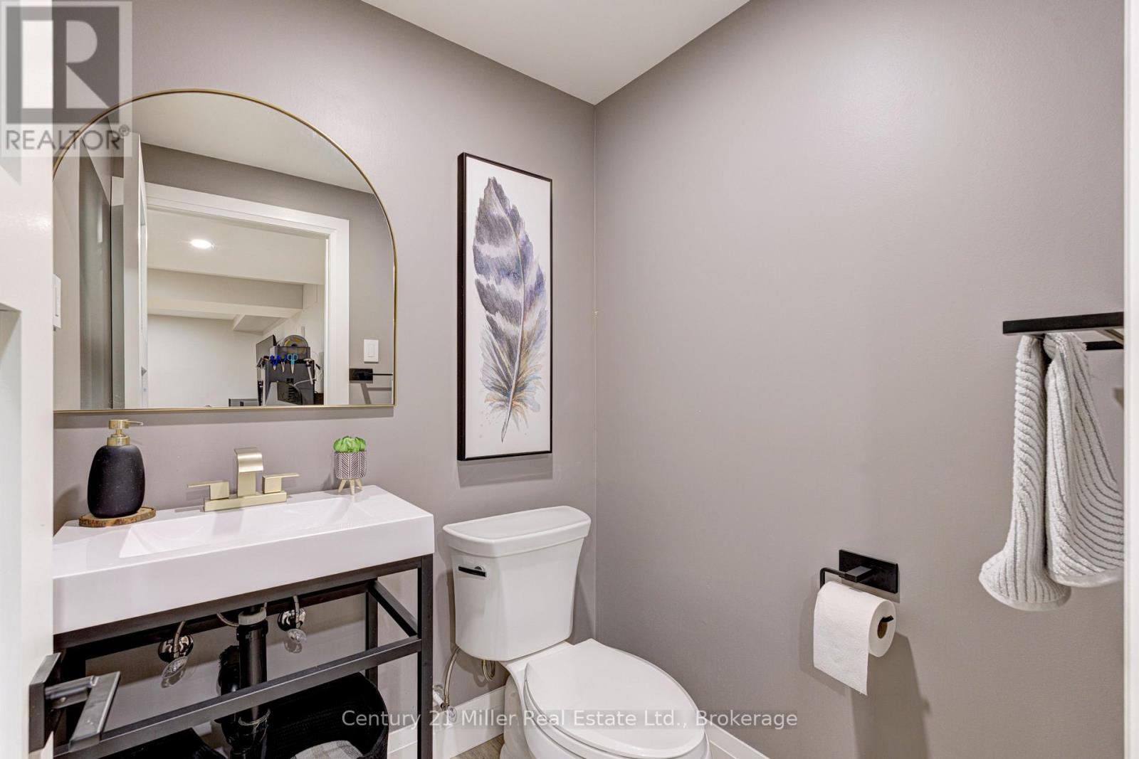 6 Mays Crescent, Hamilton (Waterdown), ON - Indoor Photo Showing Bathroom