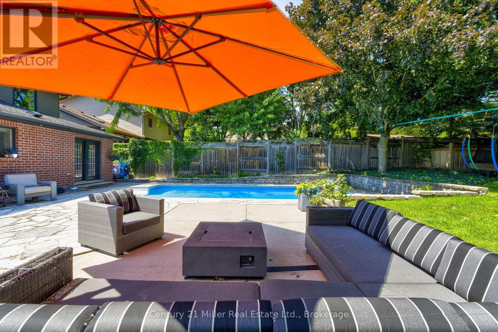 6 Mays Crescent, Hamilton (Waterdown), ON - Outdoor With In Ground Pool With Backyard