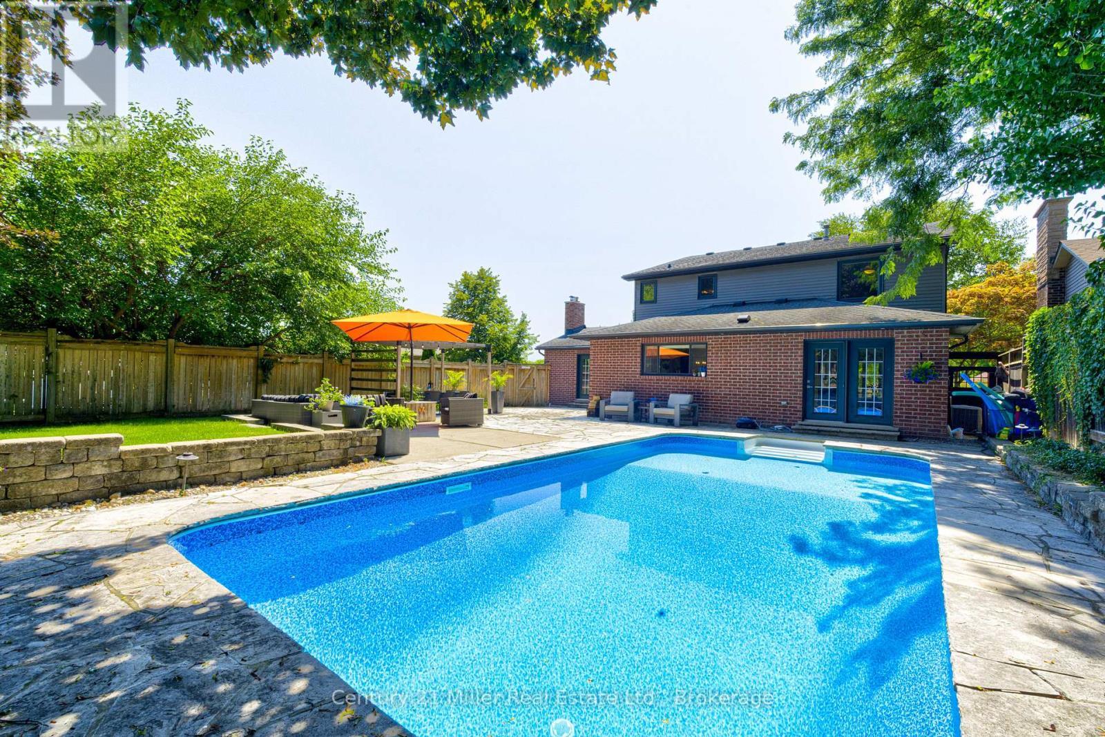 6 Mays Crescent, Hamilton (Waterdown), ON - Outdoor With In Ground Pool With Backyard