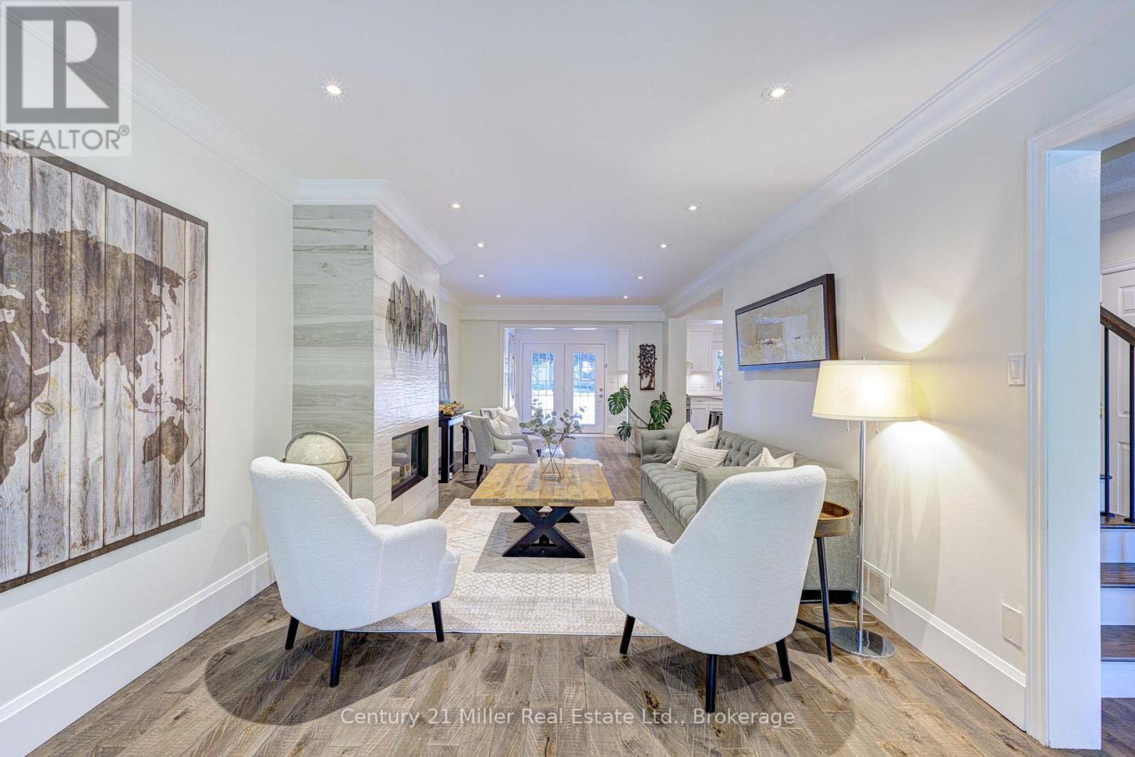 6 Mays Crescent, Hamilton (Waterdown), ON - Indoor Photo Showing Dining Room