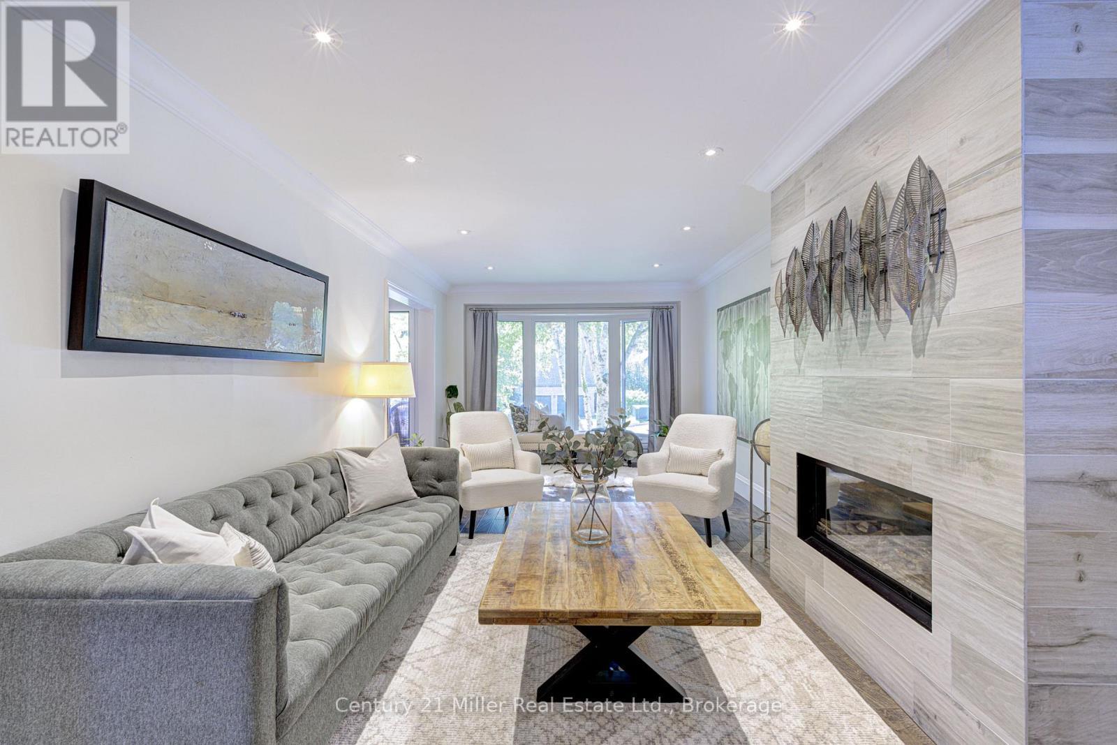 6 Mays Crescent, Hamilton (Waterdown), ON - Indoor Photo Showing Living Room With Fireplace