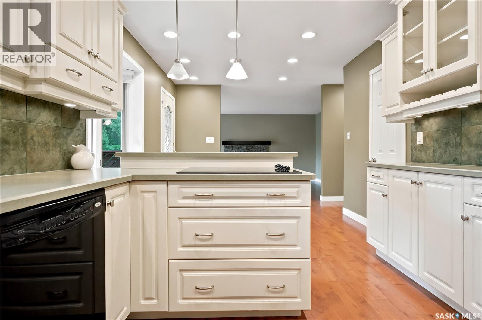 19 Thomson Avenue, Regina, SK - Indoor Photo Showing Kitchen