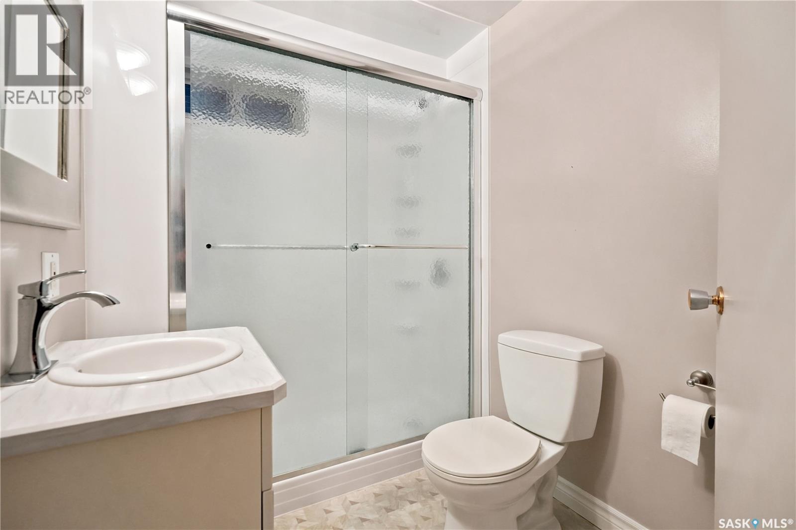 19 Thomson Avenue, Regina, SK - Indoor Photo Showing Bathroom