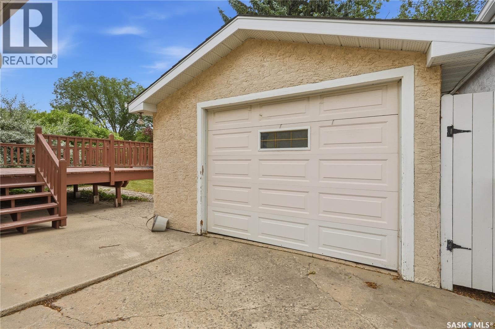 19 Thomson Avenue, Regina, SK - Outdoor With Exterior