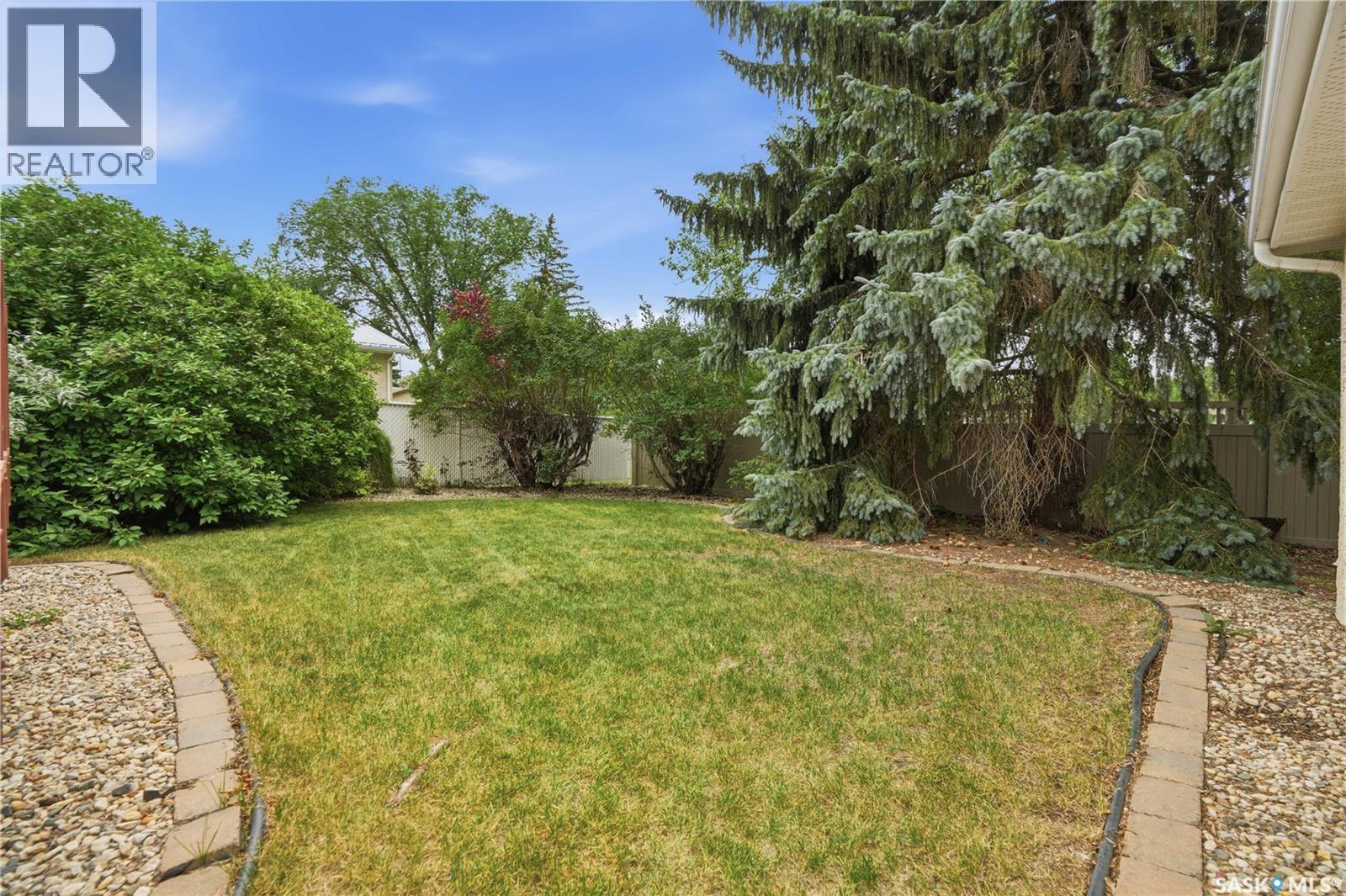 19 Thomson Avenue, Regina, SK - Outdoor