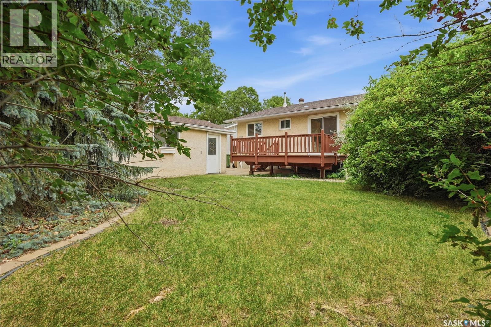 19 Thomson Avenue, Regina, SK - Outdoor With Deck Patio Veranda
