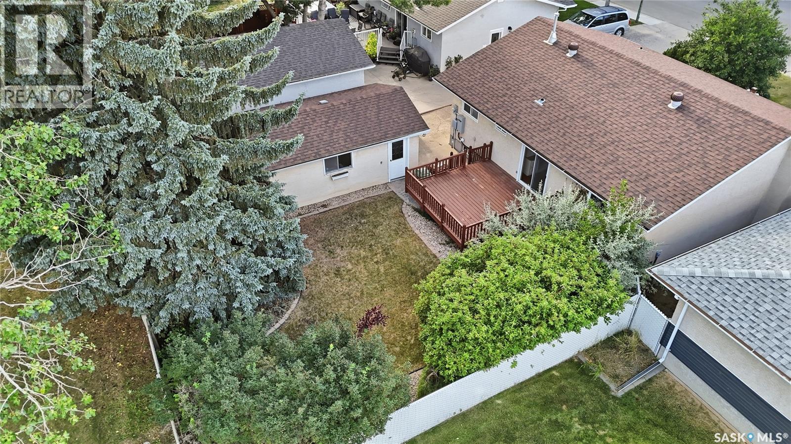 19 Thomson Avenue, Regina, SK - Outdoor