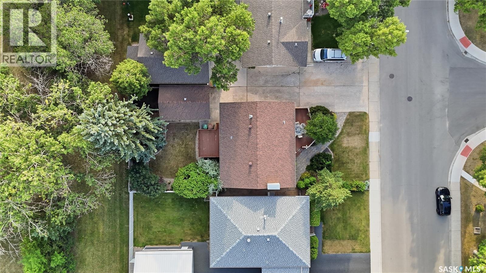 19 Thomson Avenue, Regina, SK - Outdoor