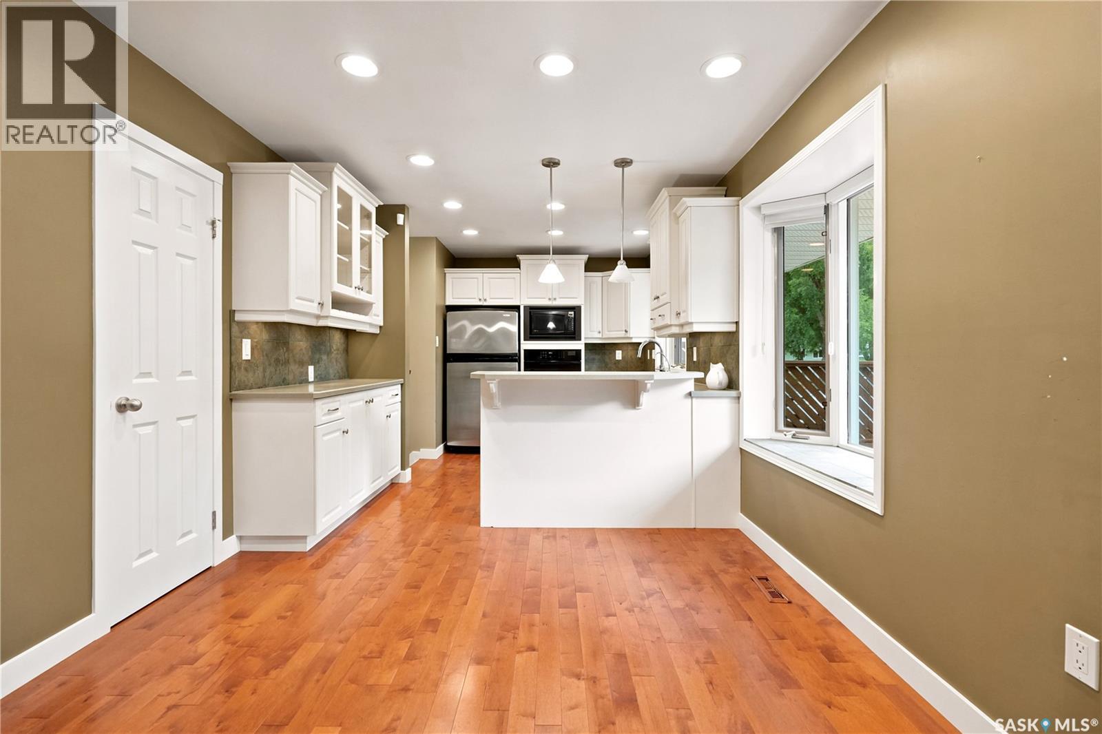 19 Thomson Avenue, Regina, SK - Indoor Photo Showing Kitchen
