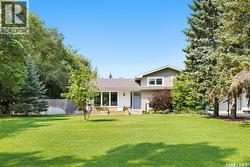 35 Ridgedale BAY White City, SK S4L 1B2