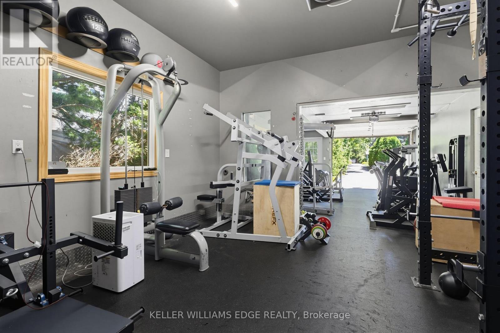 21 Kerman Avenue, Grimsby, ON - Indoor Photo Showing Gym Room
