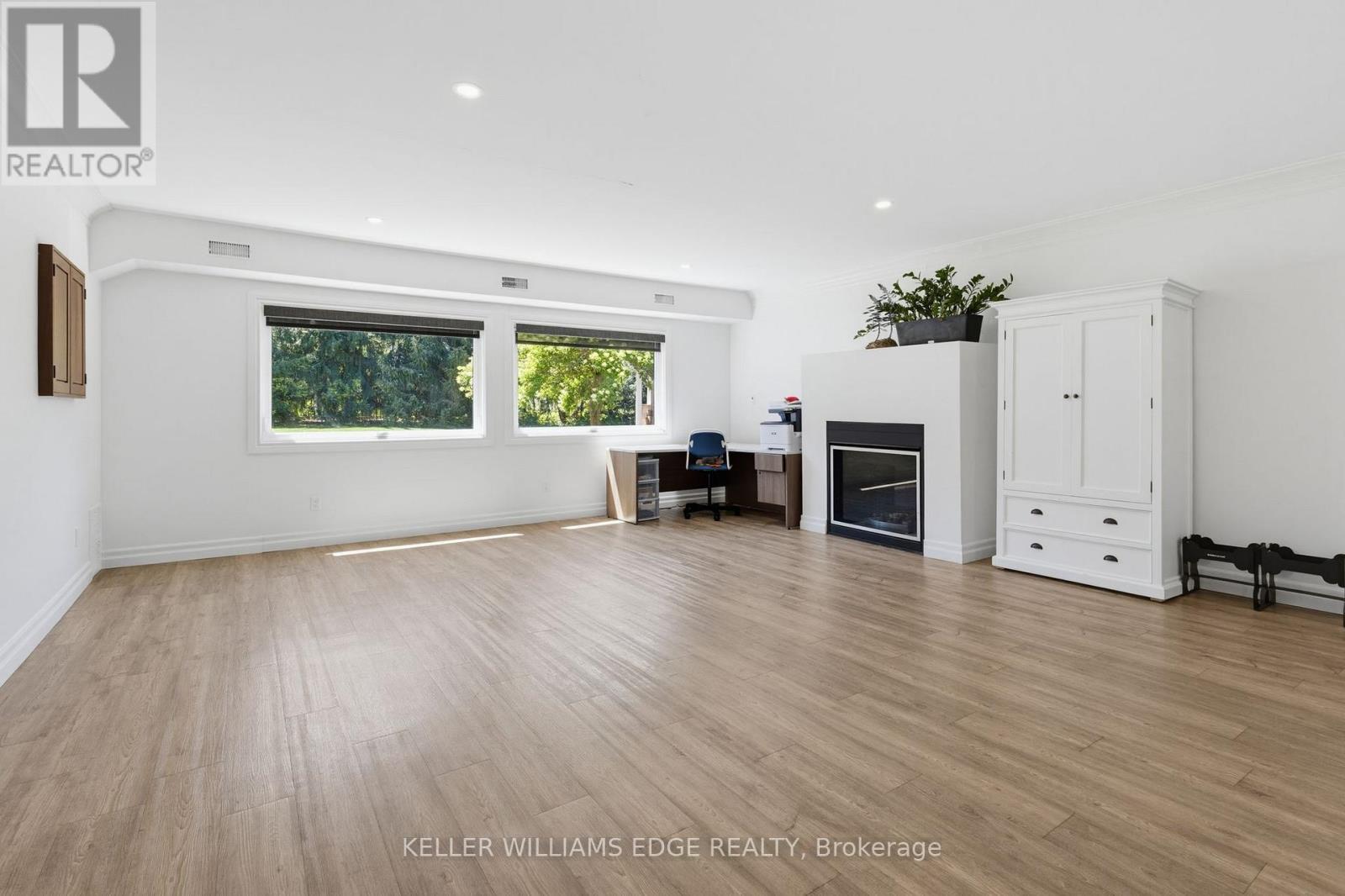 21 Kerman Avenue, Grimsby, ON - Indoor