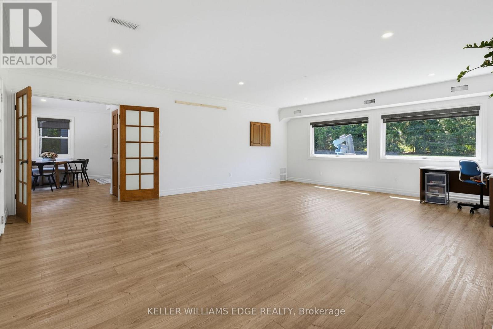 21 Kerman Avenue, Grimsby, ON - Indoor