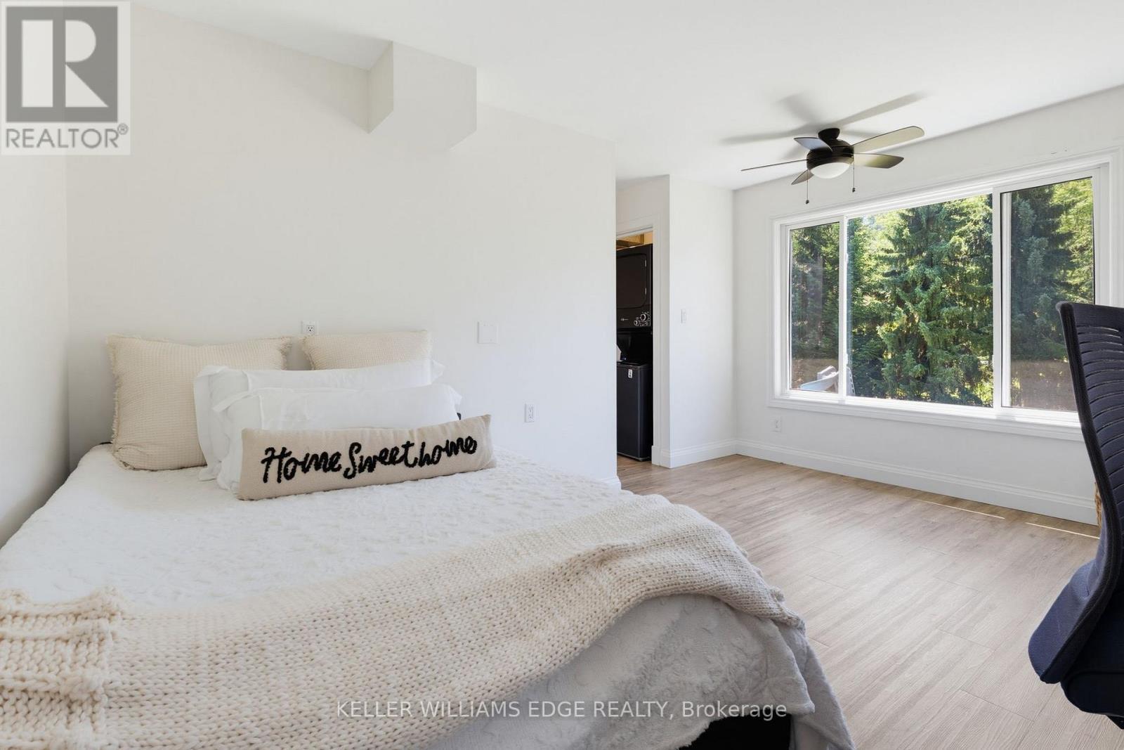 21 Kerman Avenue, Grimsby, ON - Indoor Photo Showing Bedroom