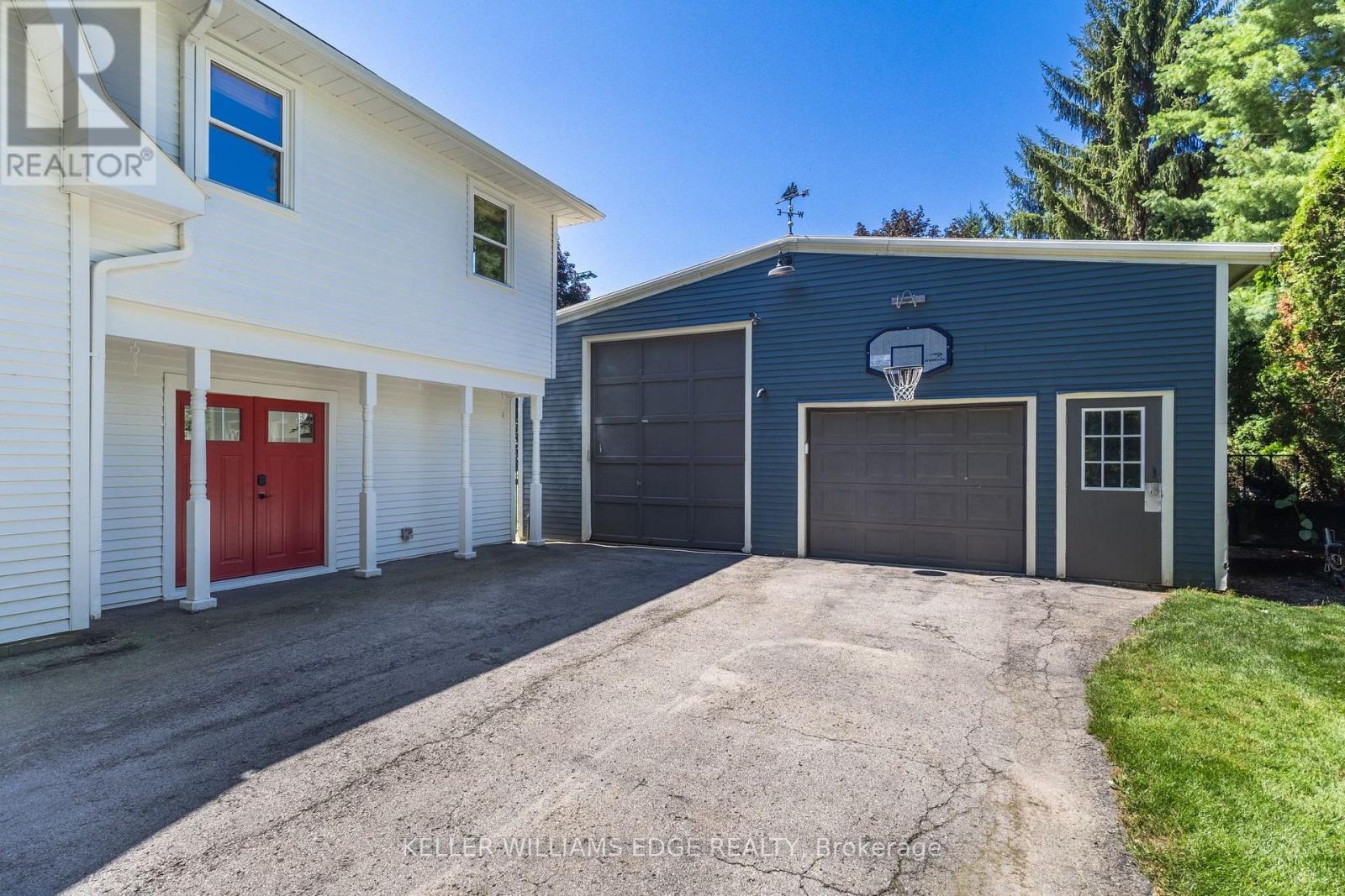 21 Kerman Avenue, Grimsby, ON - Outdoor With Exterior