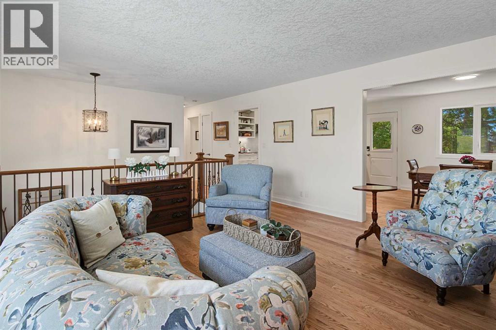 5523 Dalhart Road Nw, Calgary, AB