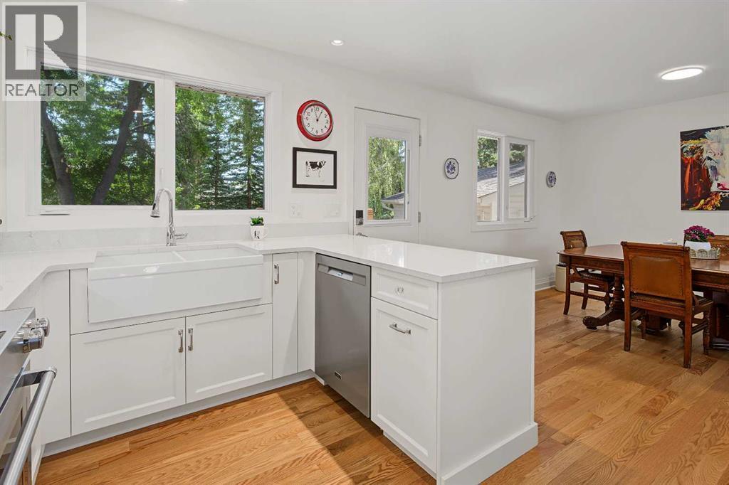 5523 Dalhart Road Nw, Calgary, AB