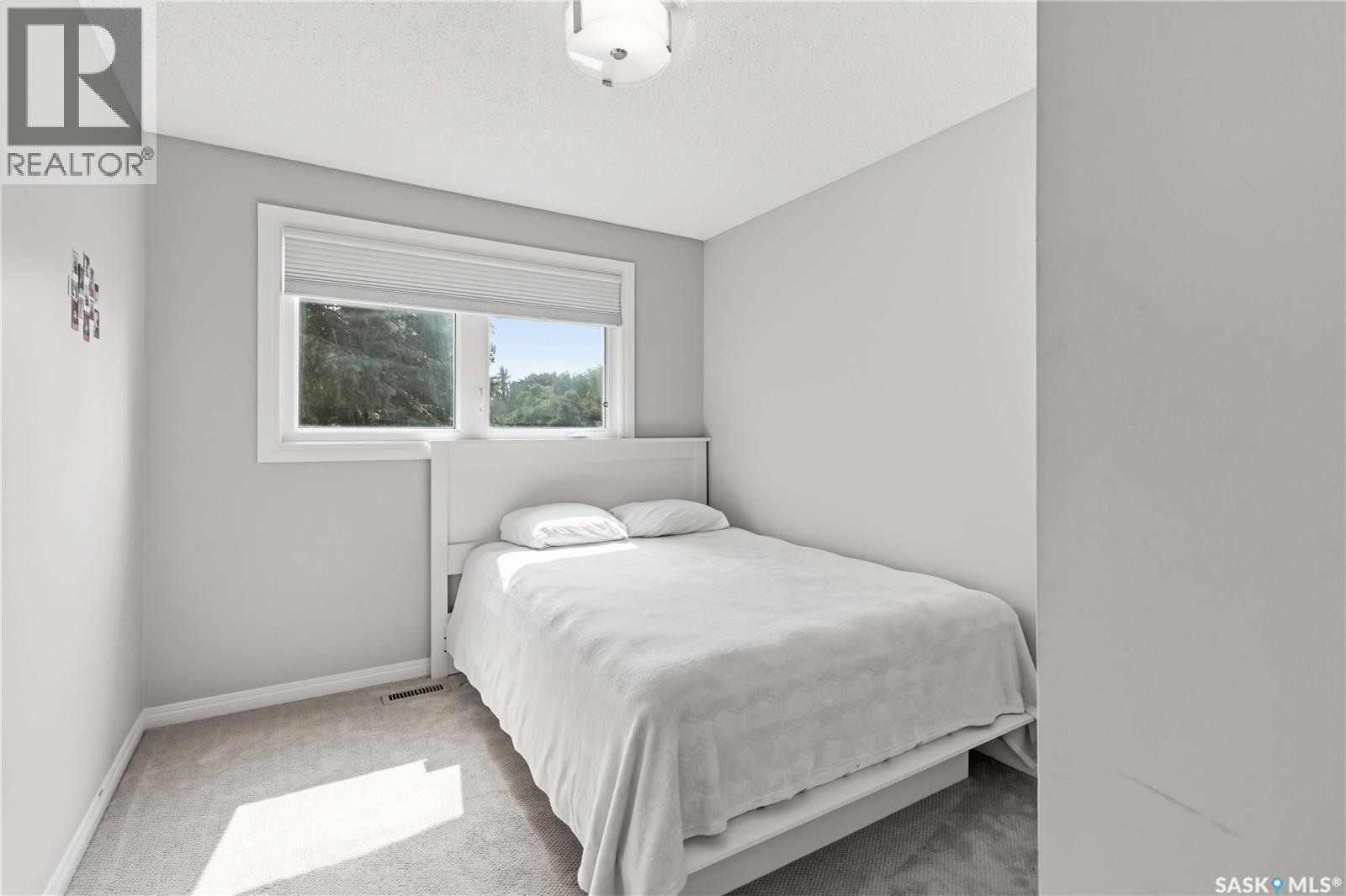122 Assiniboine Drive, Saskatoon, SK - Indoor Photo Showing Bedroom