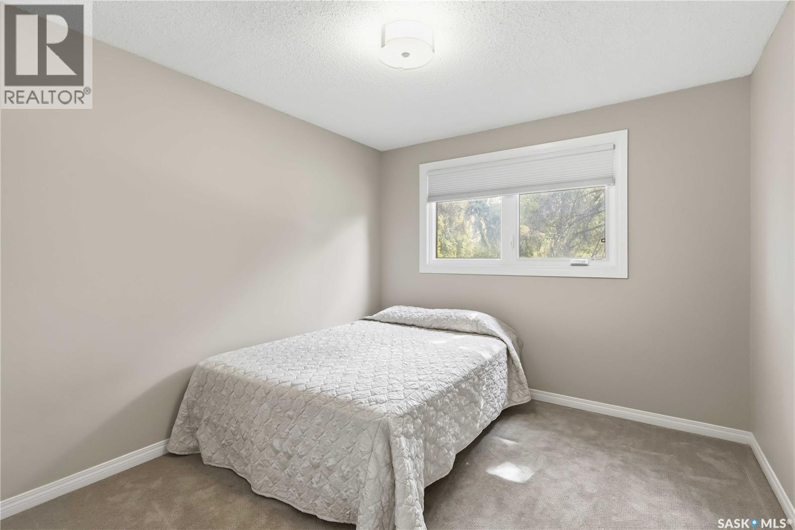 122 Assiniboine Drive, Saskatoon, SK - Indoor Photo Showing Bedroom