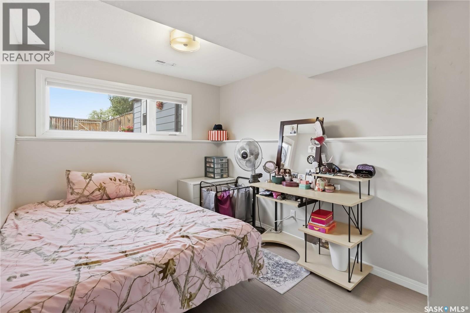 122 Assiniboine Drive, Saskatoon, SK - Indoor Photo Showing Bedroom