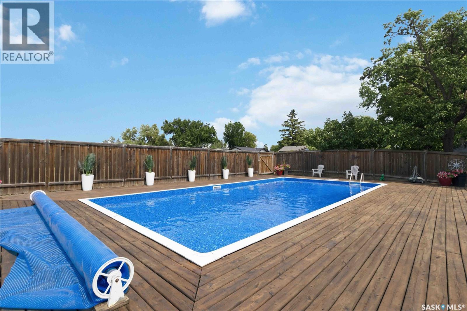 122 Assiniboine Drive, Saskatoon, SK - Outdoor With Backyard