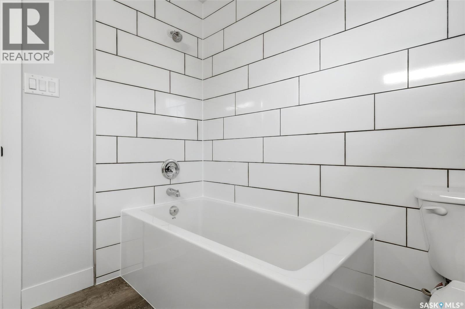10 Osborne Crescent, Regina, SK - Indoor Photo Showing Bathroom