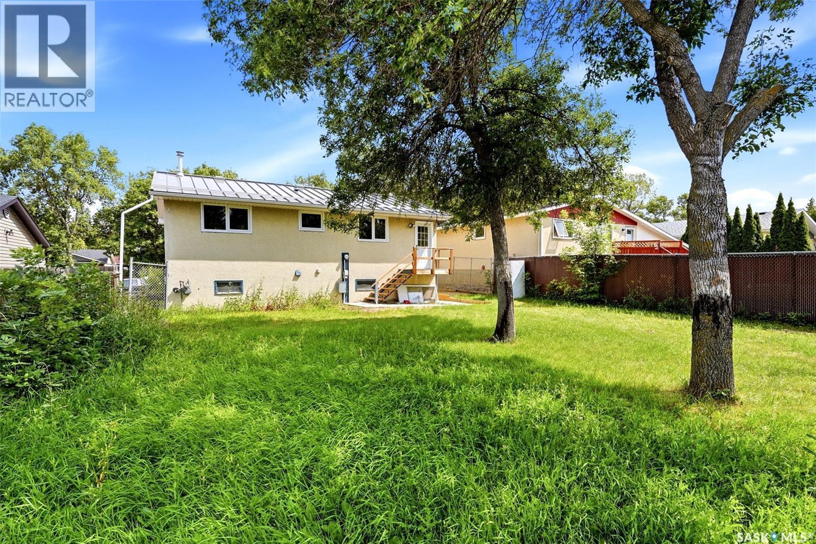 10 Osborne Crescent, Regina, SK - Outdoor