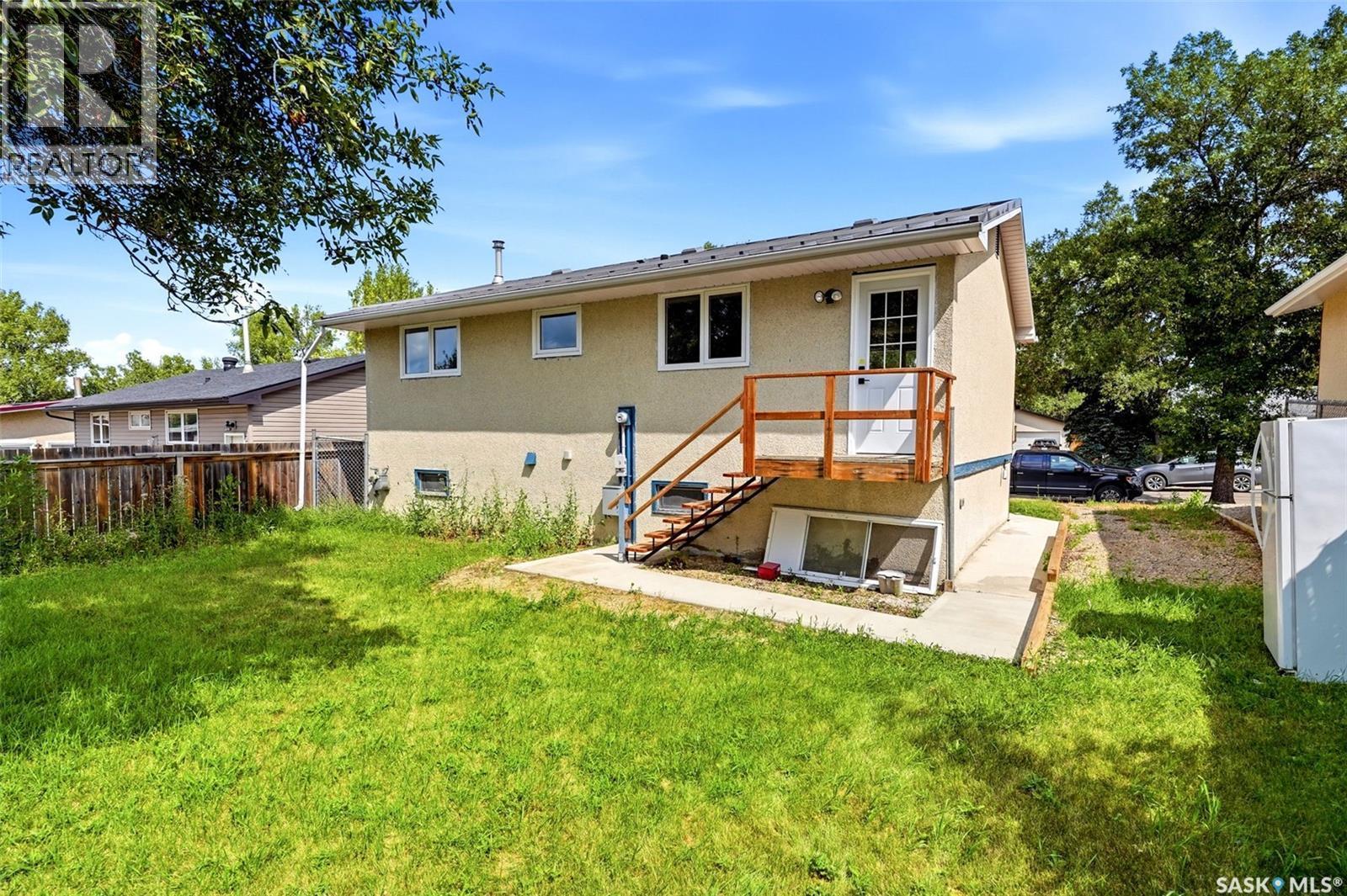 10 Osborne Crescent, Regina, SK - Outdoor
