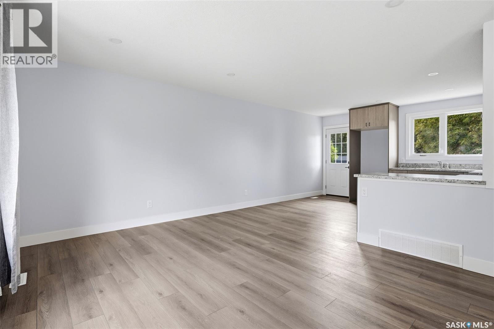 10 Osborne Crescent, Regina, SK - Indoor