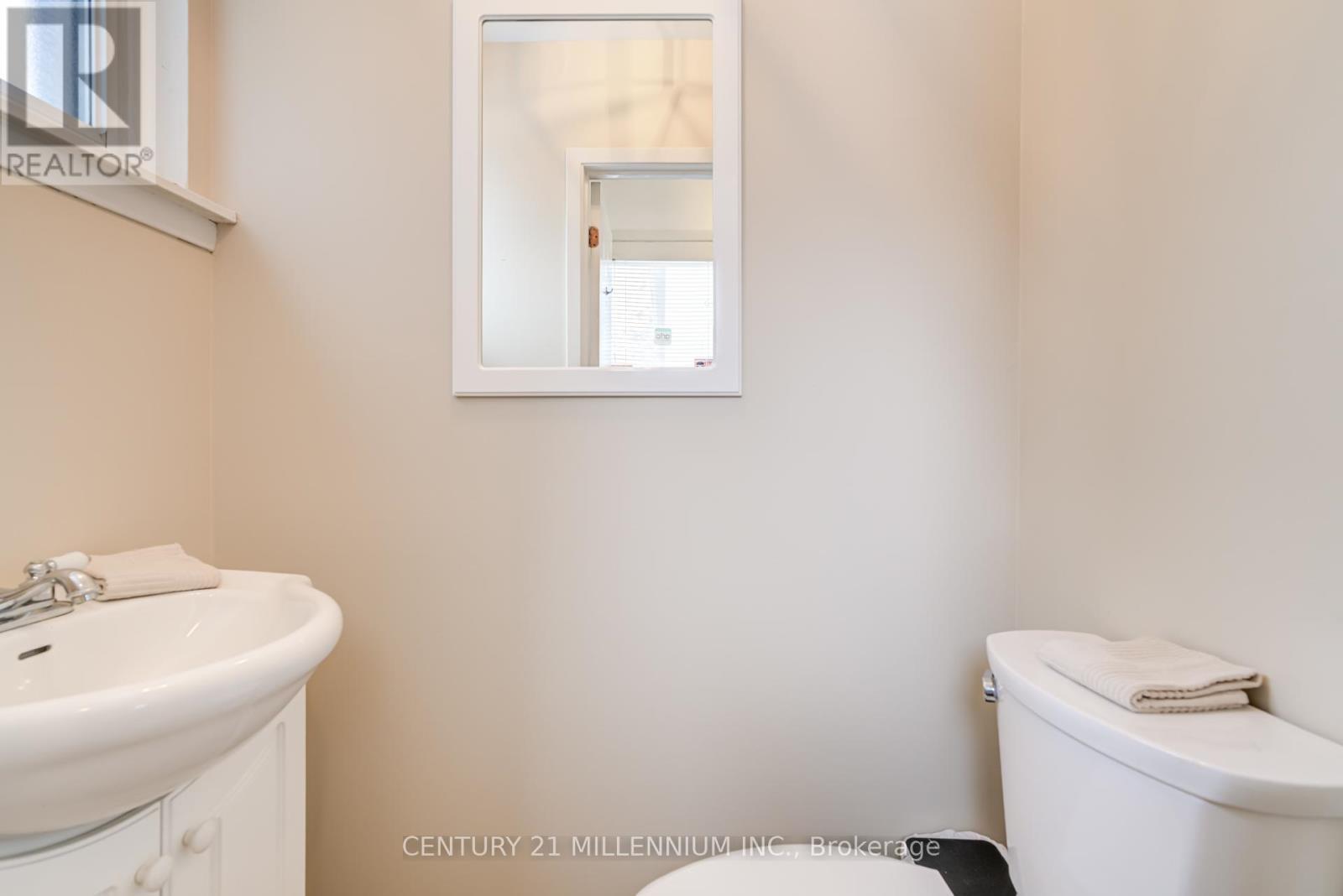 2 Durham Crescent, Brampton, ON - Indoor Photo Showing Bathroom