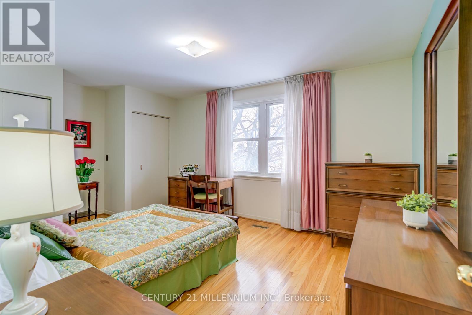 2 Durham Crescent, Brampton, ON - Indoor Photo Showing Bedroom