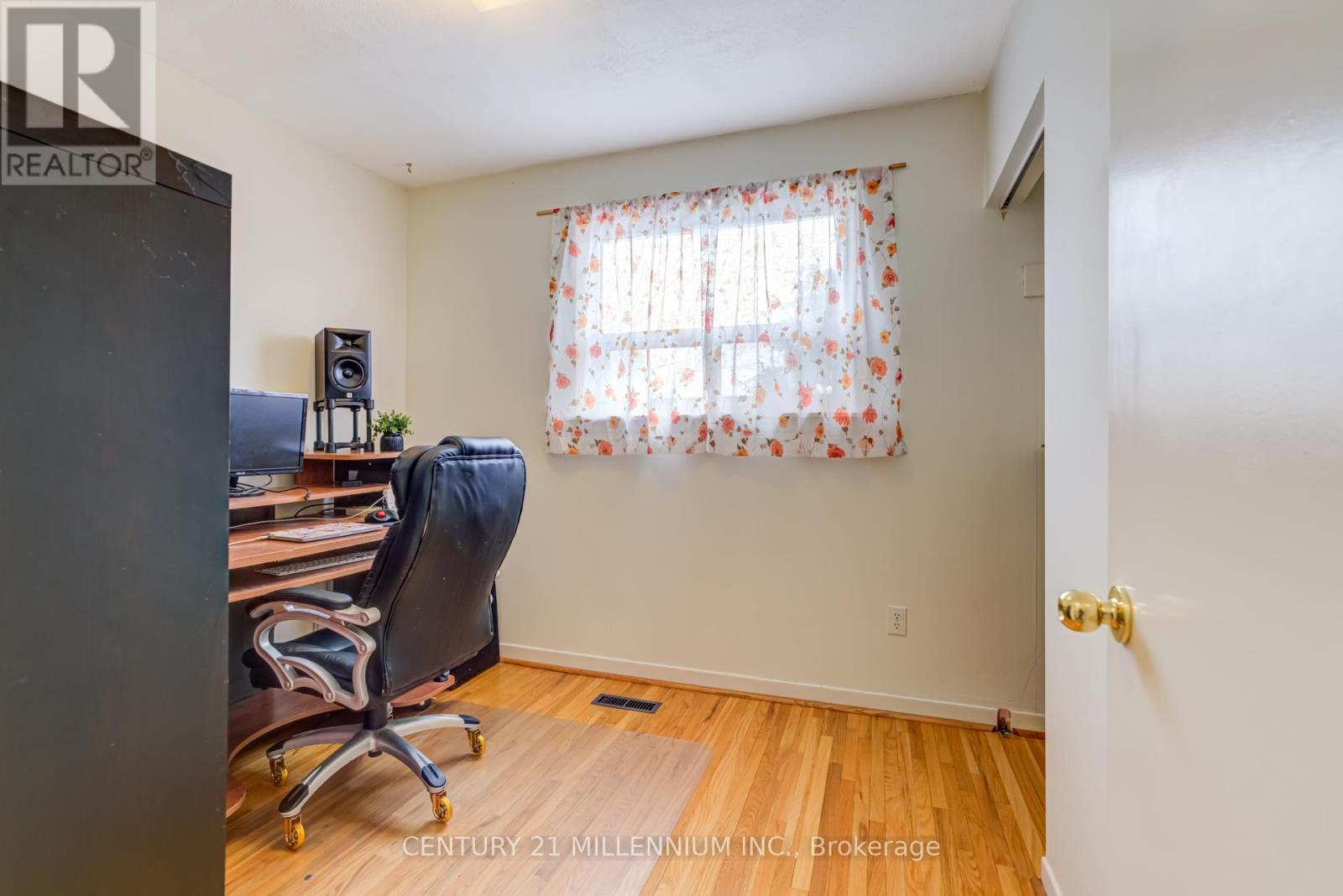 2 Durham Crescent, Brampton, ON - Indoor