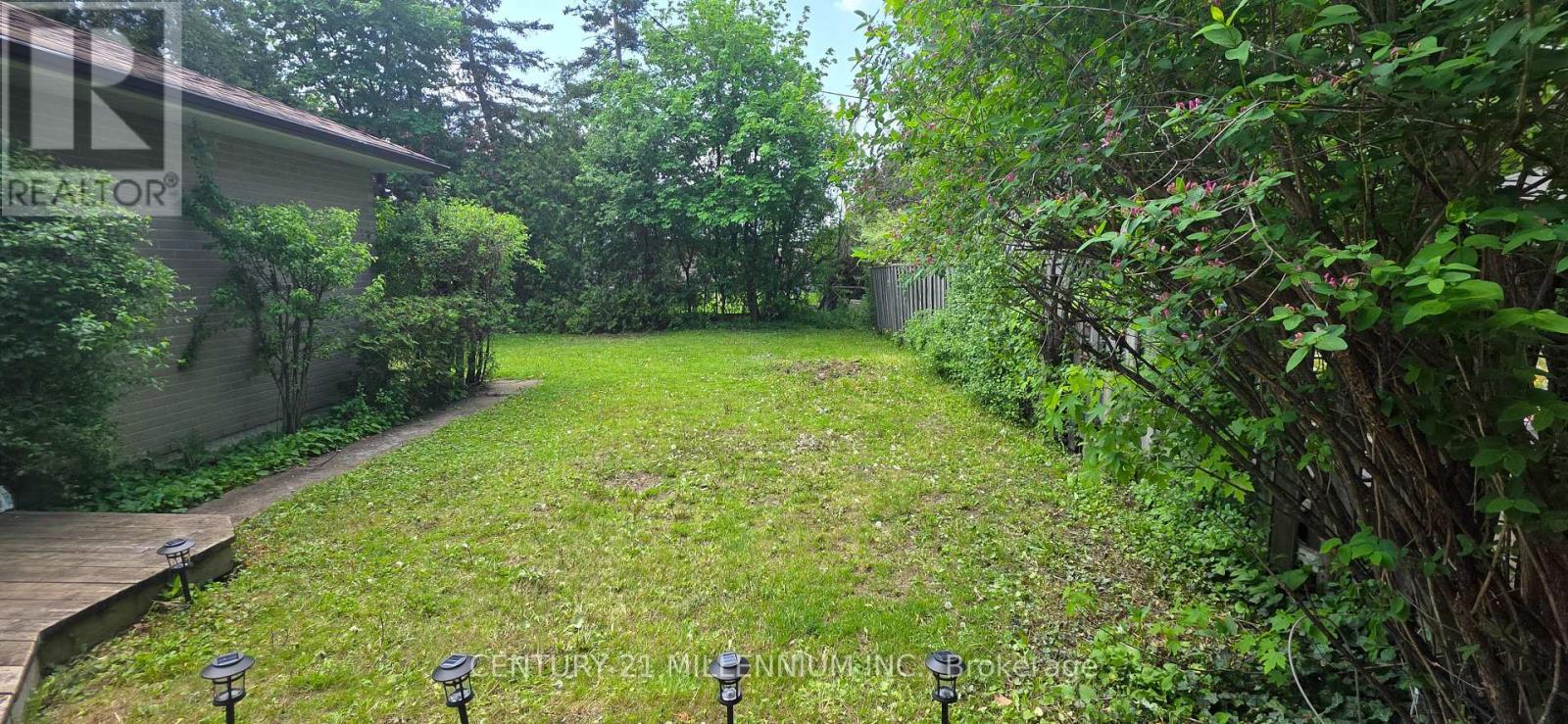 2 Durham Crescent, Brampton, ON - Outdoor